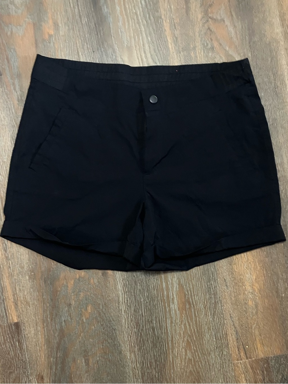 Vina black shorts